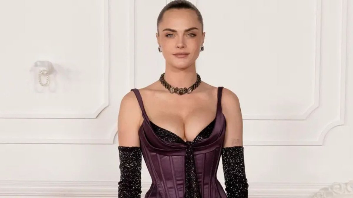 Cara Delevingne Cinsel Yönelimini Açıkça İlan Etti: “Gururlu Bir Lezbiyenim”