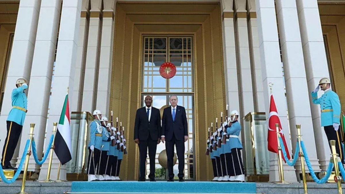 Başkan Erdoğan, Sudan Egemenlik Konseyi Başkanı Burhan ile Cumhurbaşkanlığı’nda Görüştü