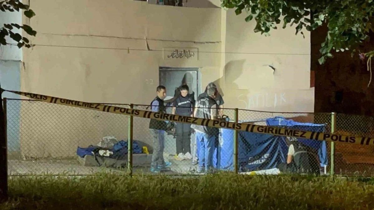 Bursa’da Sokak Ortasında Kanlı Kavga: Karı-Koca Hayatını Kaybetti