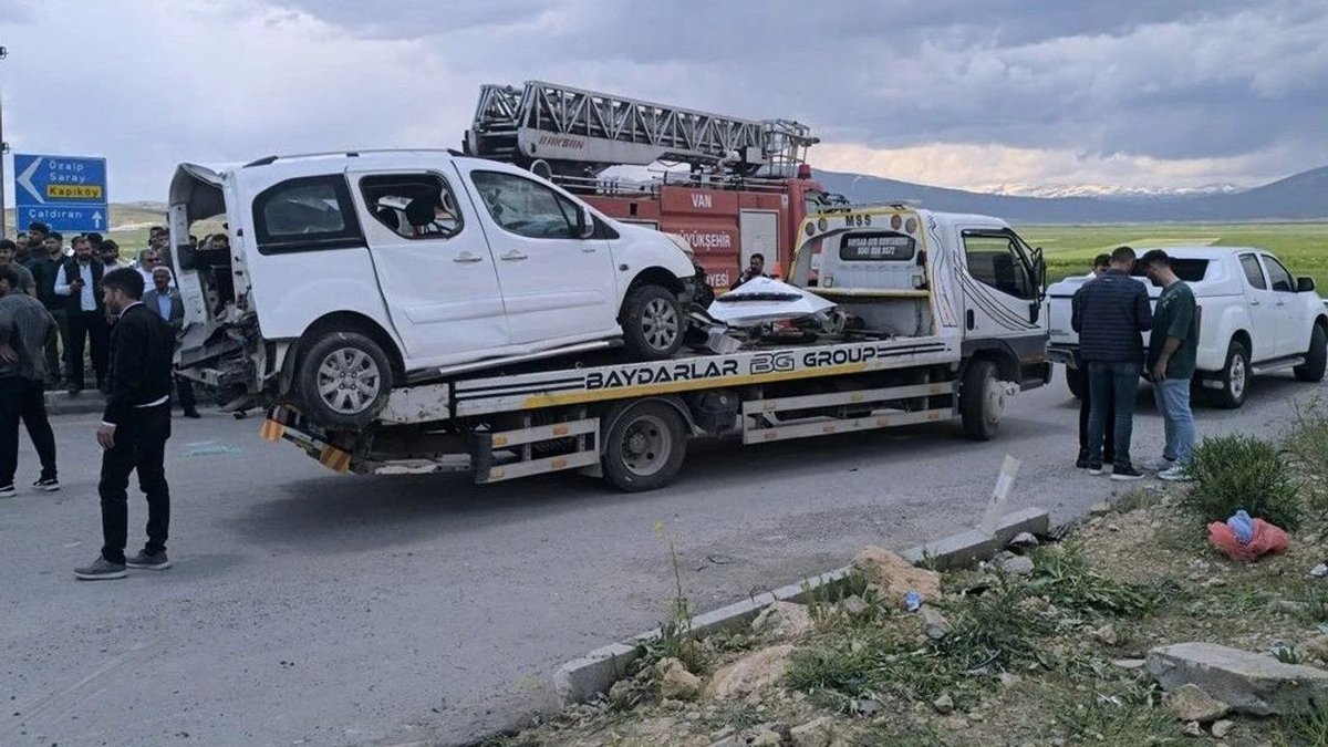 Van’da Feci Kaza: Aynı Aileden 4 Kişi Hayatını Kaybetti, 2 Kişi Yaralandı