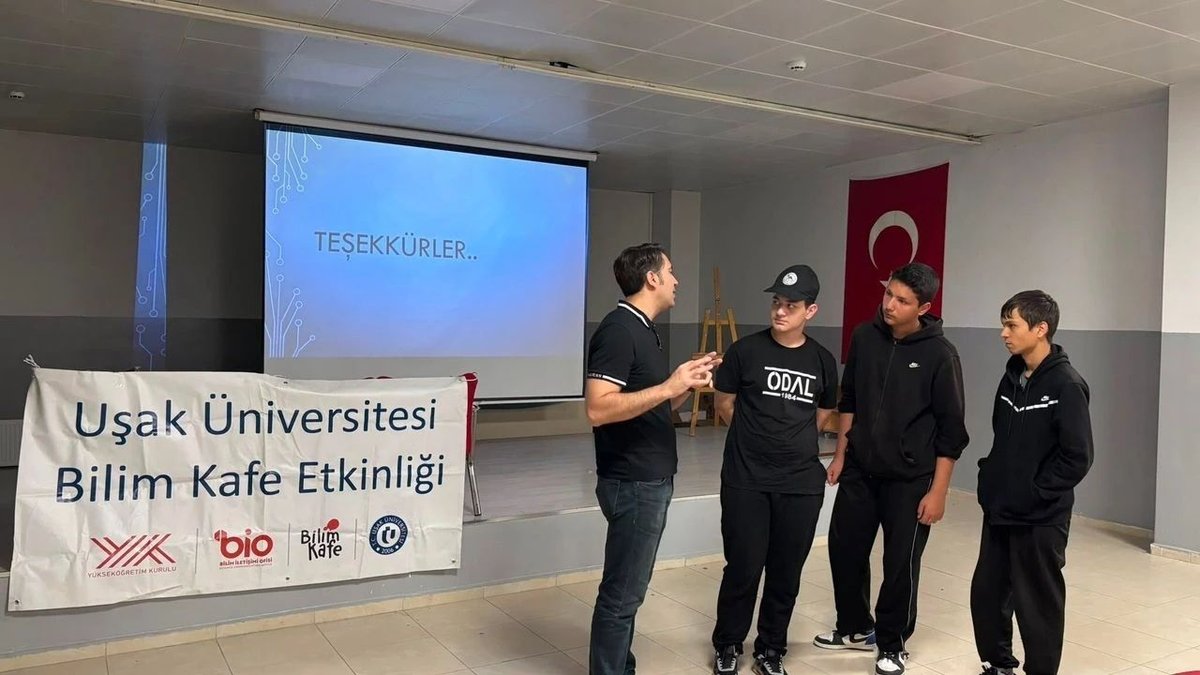 Uşak Üniversitesi’nden Lise Öğrencilerine Bilim Köprüsü: Geleceğin Meslekleri Anlatıldı