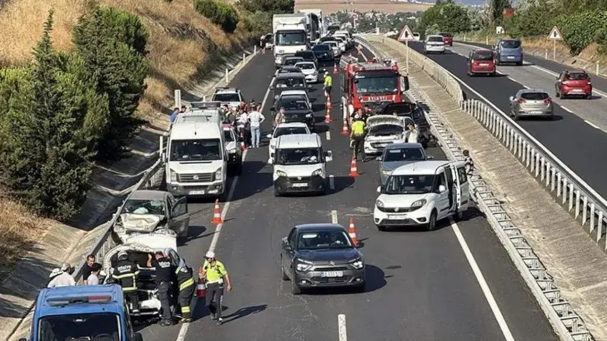 Tekirdağ’da Zincirleme Trafik Kazası 7 Araç Çarpıştı 1 Yaralı