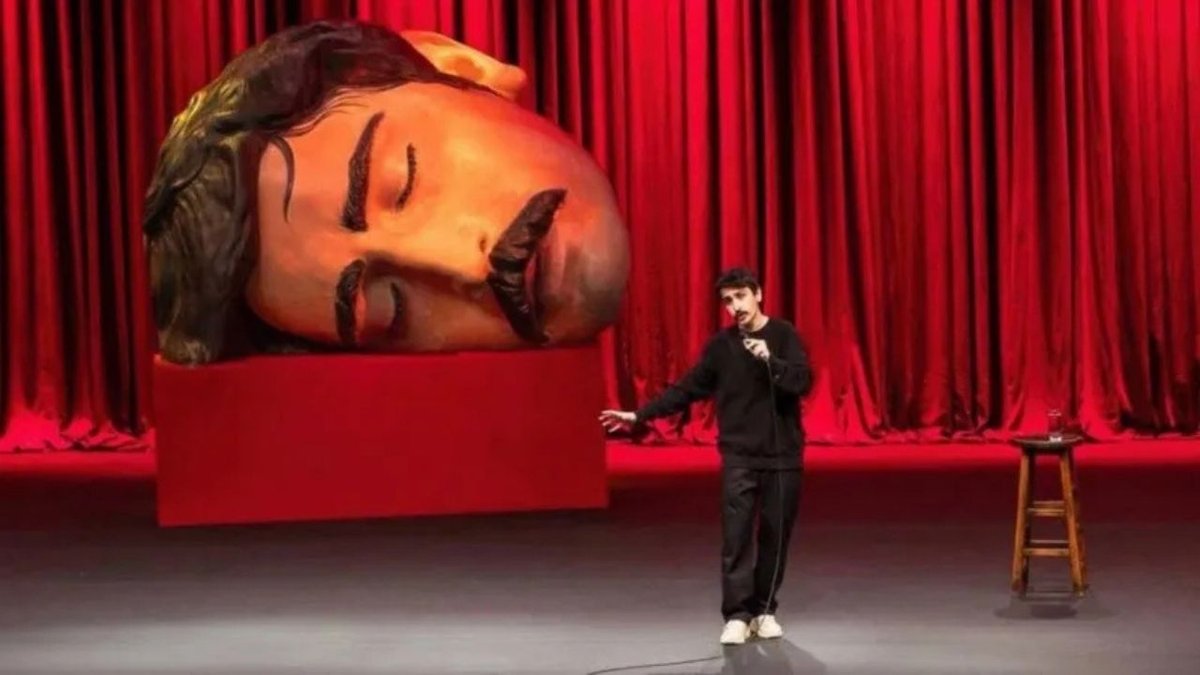 İskender Bayhan Deniz Göktaş Yeni Gösteriler İçin Notlar Alıyor