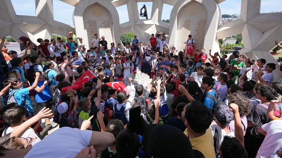 15 Temmuz’un 10’uncu Yılında Şehitler Makamı’nda Duygu Dolu Anlar