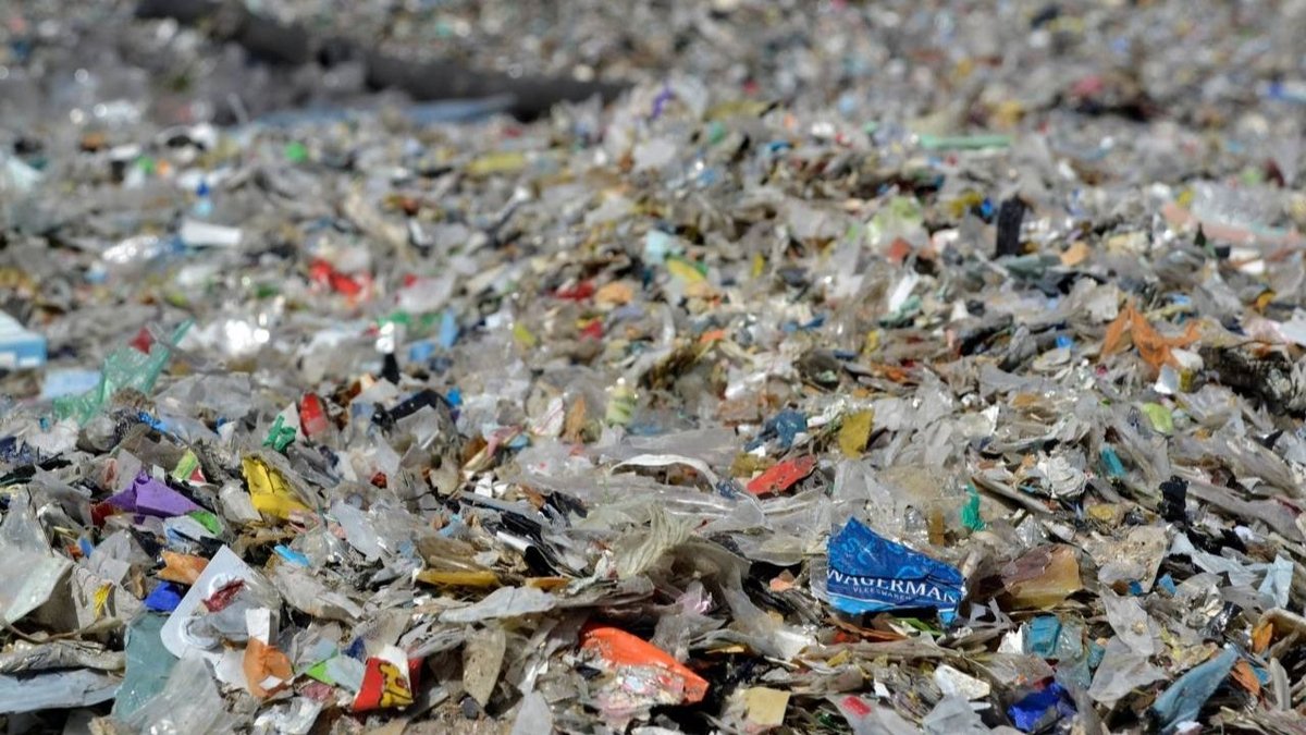 Akdeniz Kıyılarında Mikroplastik Alarmı: Uzmanlardan Acil Önlem Çağrısı