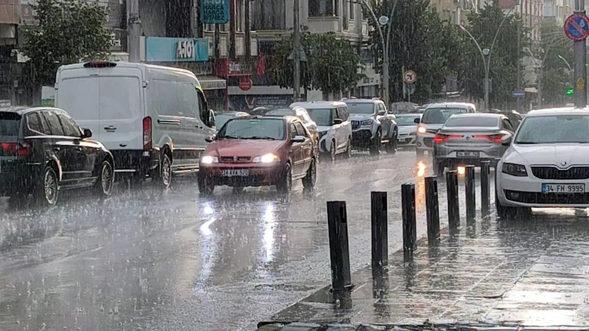 Meteoroloji’den Kritik Uyarı: İstanbul Dahil 11 İlde Fırtına Ve Sağanak Riski