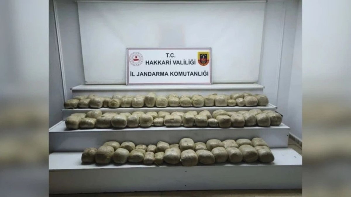 Konya’da feci kaza: Freni boşalan tır 4 araca çarptı, 1 kişi hayatını kaybetti