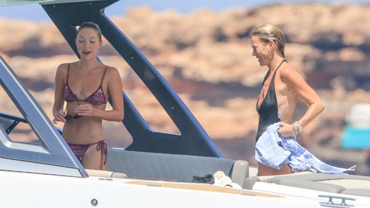 Kate Moss Ve Kızı Lila Moss’un Formentera Tatili İlgi Odağı Oldu
