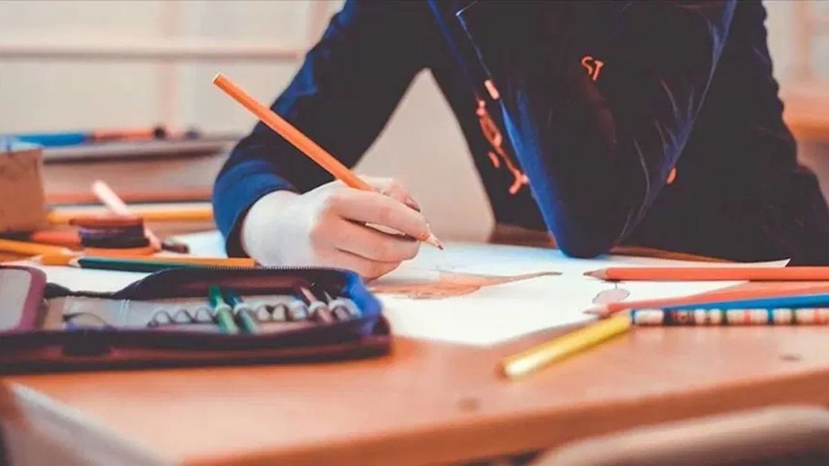 Özel Okullarda Kitap Ücretleri Velileri Zorluyor: 49 Bin Liradan 80 Bin Liraya Çıktı