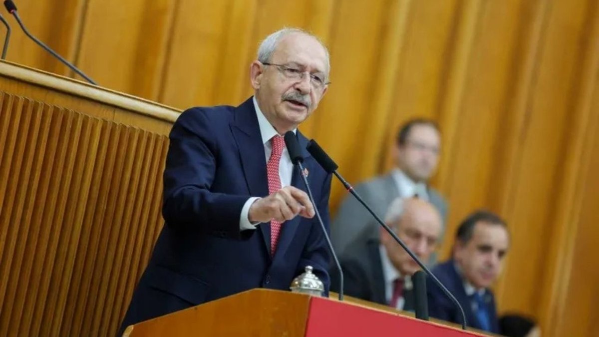Mehmet Sevigen'den CHP Yönetimine Eleştiri: Vesayet Altında Siyaset Olmaz