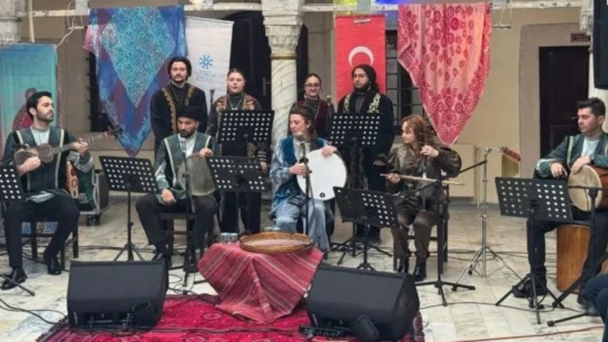 Sultanahmet’te “Türk Kültürü Müzik ve Şiir Festivali” Gerçekleşti