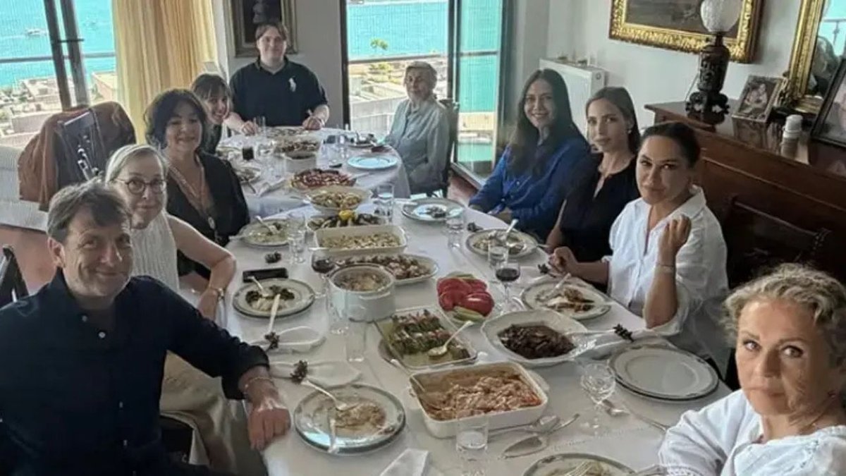 Eski Eşler Bayram Sofrasında Buluştu: Kaya Çilingiroğlu, Hülya Avşar ve Feraye Tanyolaç’ta Sıcak Aile Görüntüsü