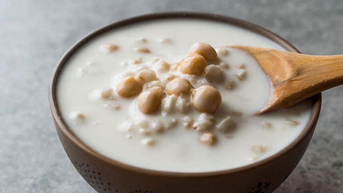 Ayran Aşı Çorbası Nedir, Nasıl Yapılır? Yazın Serinleten Geleneksel Lezzet