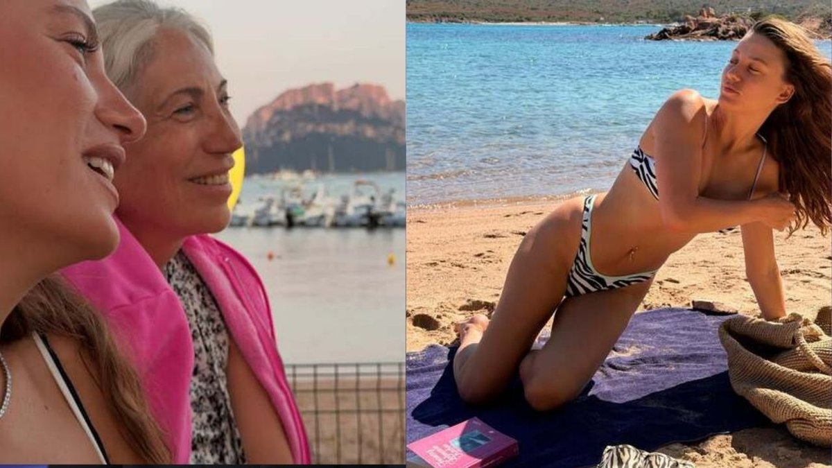 Serenay Sarıkaya Annesiyle Tatilde Bikinili Pozunu Paylaştı