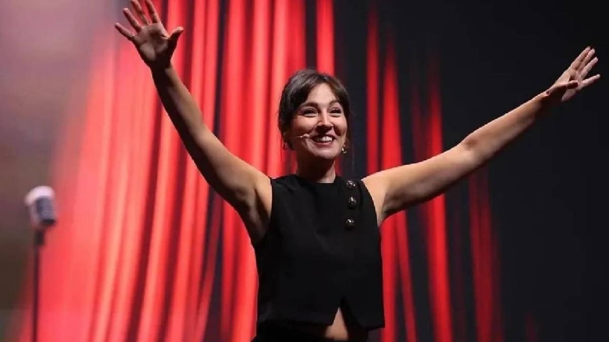 Kanuni Şakası Sahneye Taşındı Komedyen Tuba Ulu İçin 3 Yıla Kadar Hapis Talebi