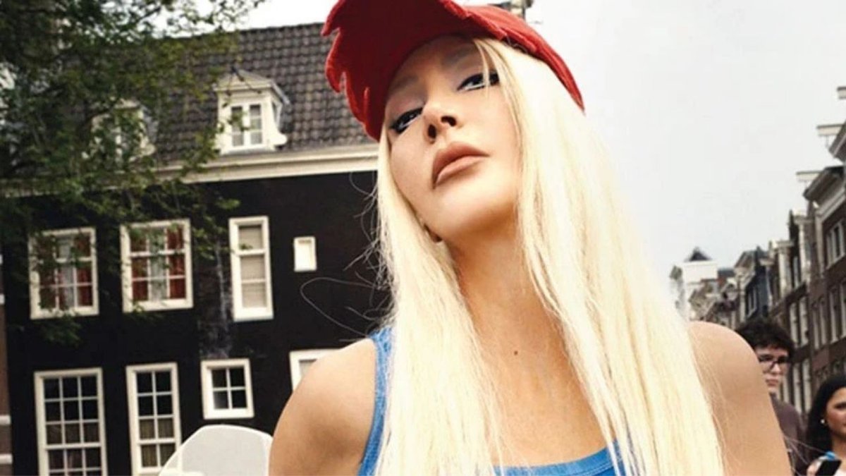 Hande Yener’den Amsterdam’da dikkat çeken moda projesi: STAR Gene kapılarını açtı