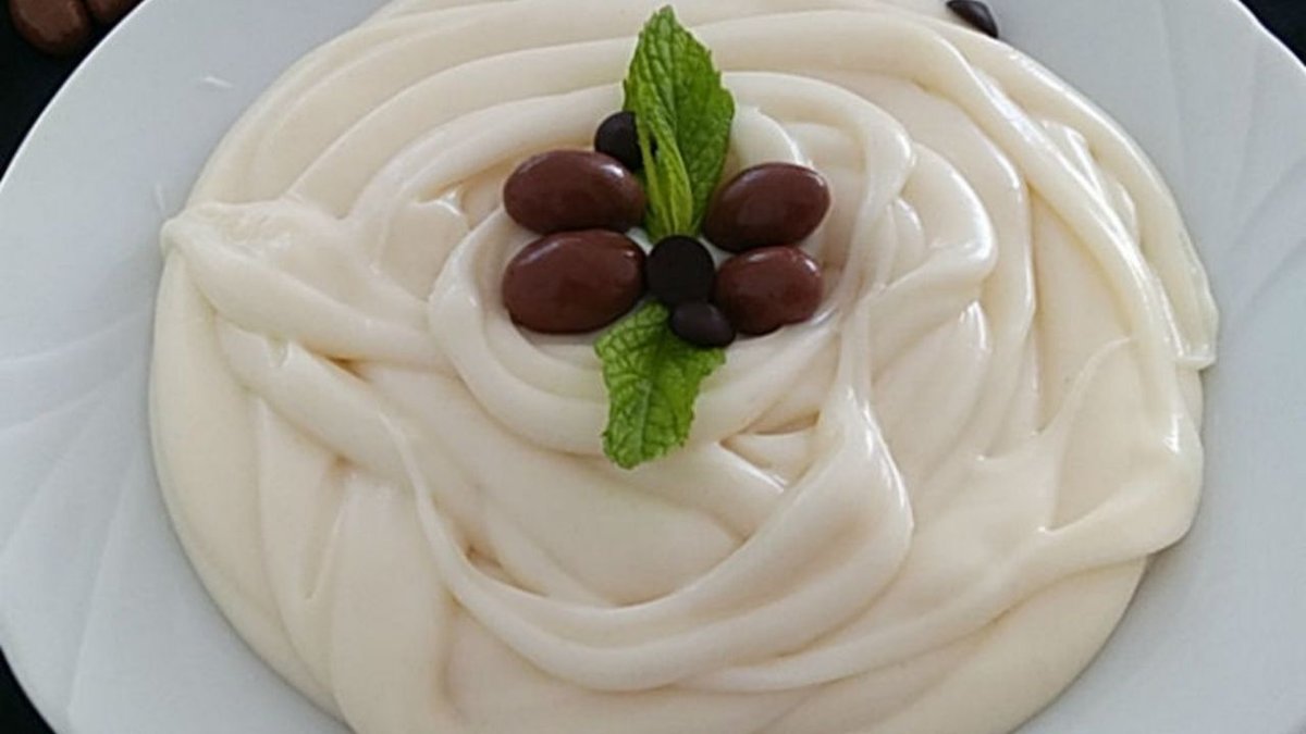 Yumurtasız Pastacı Kreması Tarifi: Az Malzemeyle Pratik Ve Lezzetli Krema