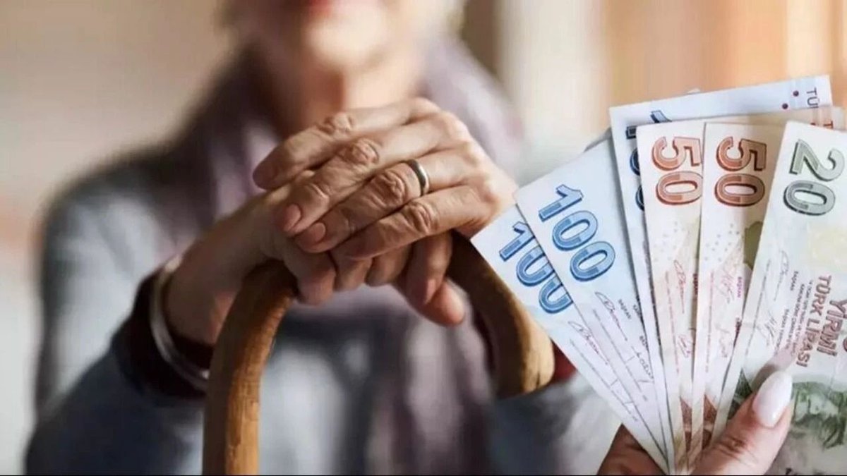 Emekli Bayram İkramiyeleri Hesaplara Yatmaya Dönem Başladı
