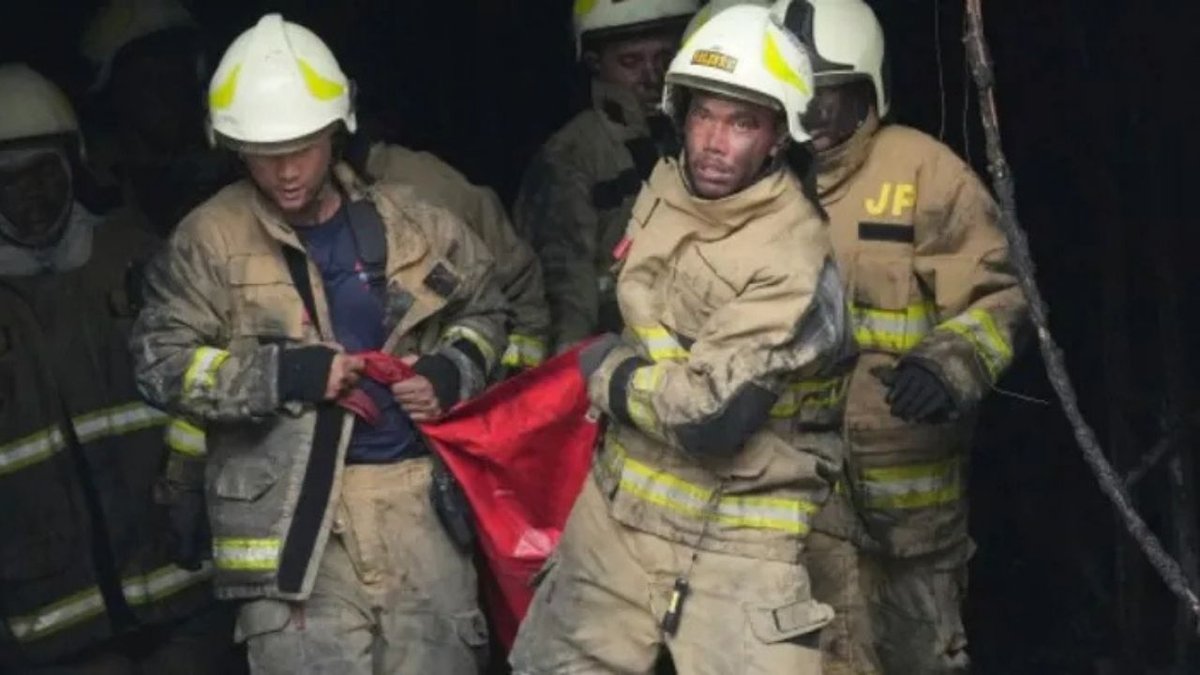 Endonezya'da Felaket Yangın: Dört Aile Üyesi Hayatını Yitirdi
