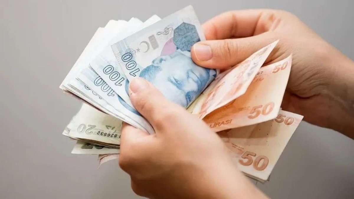 Emeklilere Bayram Öncesi İki Kat Ödeme: Maaş ve İkramiye Hesapta