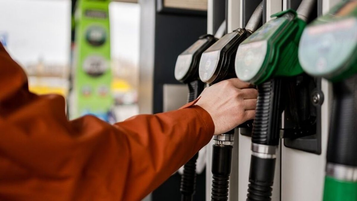 Motorine 1 liralık indirim geldi: Fiyatlar 83 TL’nin altına geriledi