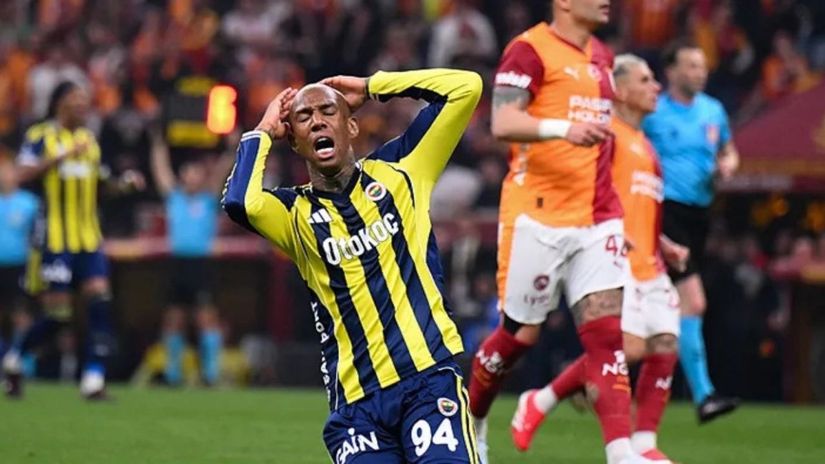 Talisca'dan Derbi Ardından Açıklama: “Sorumluluk Bende”