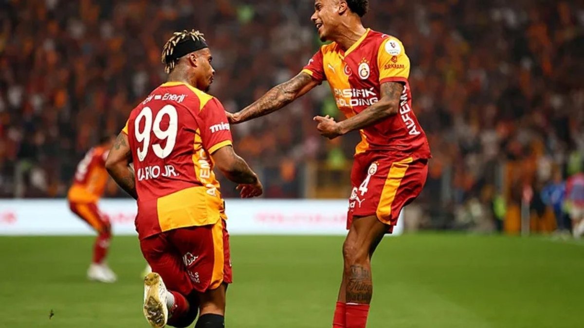 Galatasaray'da Sacha Boey İle İlgili Gelişmeler! Satın Alma Seçeneği Belirsiz