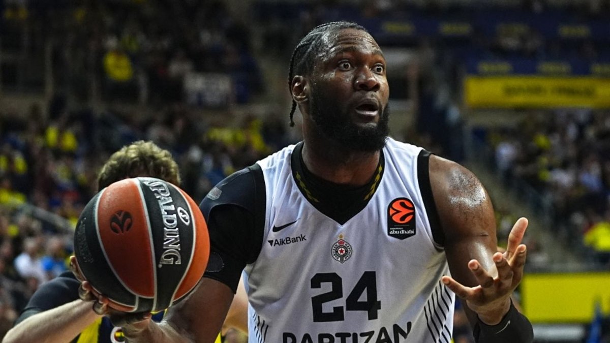 Anadolu Efes’ten Potaya Güçlü Takviye Bruno Fernando İmzayı Attı