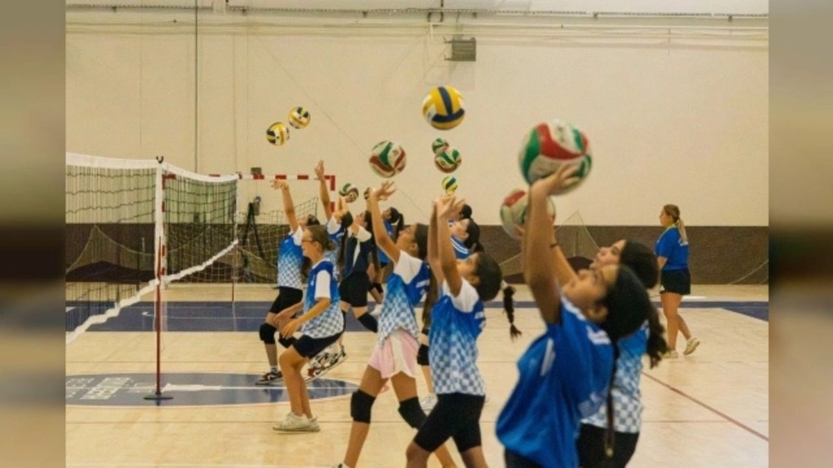İzmirli Çocuklar Voleybolda Hedef Büyütüyor: Filenin Sultanları İlham Kaynağı Oldu