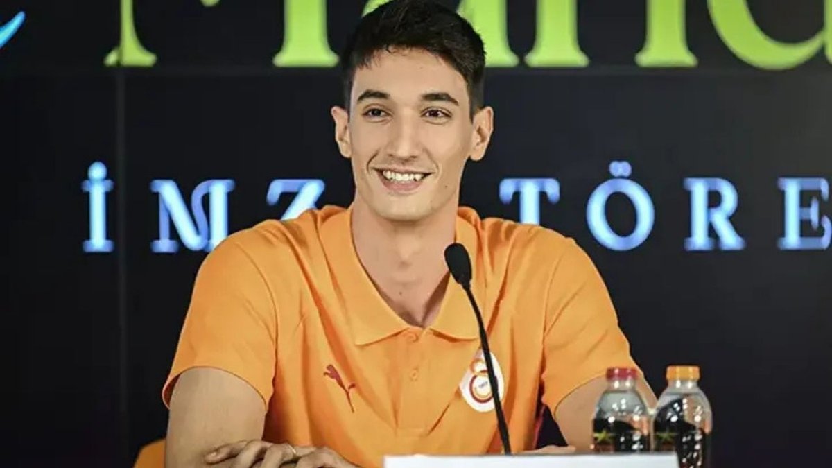Efe Mandıracı Galatasaray’a İmza Attı: Bu Benim İçin Duygusal Bir An