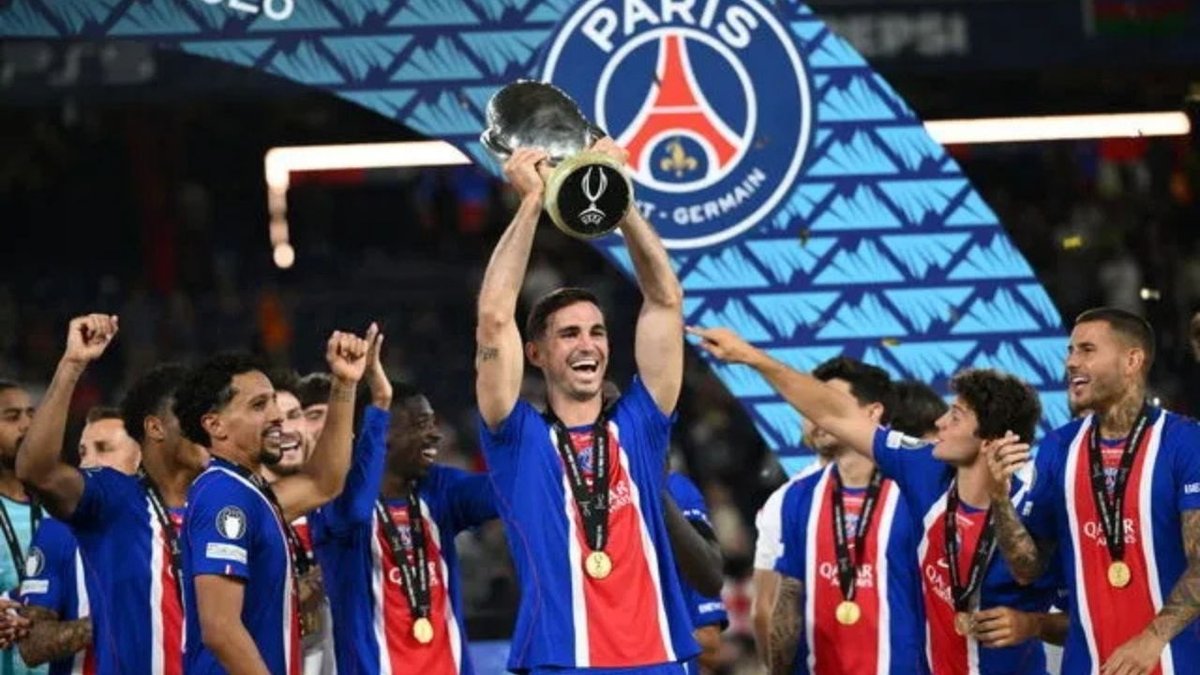 Paris Saint-Germain UEFA Süper Kupa Zaferini Kupayla Taçlandırdı