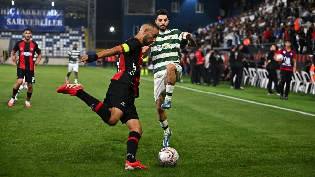 Karagümrük, Bursaspor’u 2-1 Mağlup Ederek Üçüncü Haftayı Galibiyetle Tamamladı