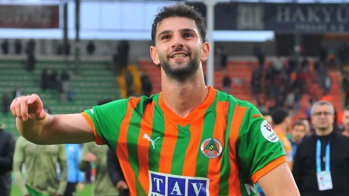 Beşiktaş’tan Süper Lig’den Sürpriz Transfer Hamlesi: Ümit Akdağ İçin Anlaşma Sağlandı