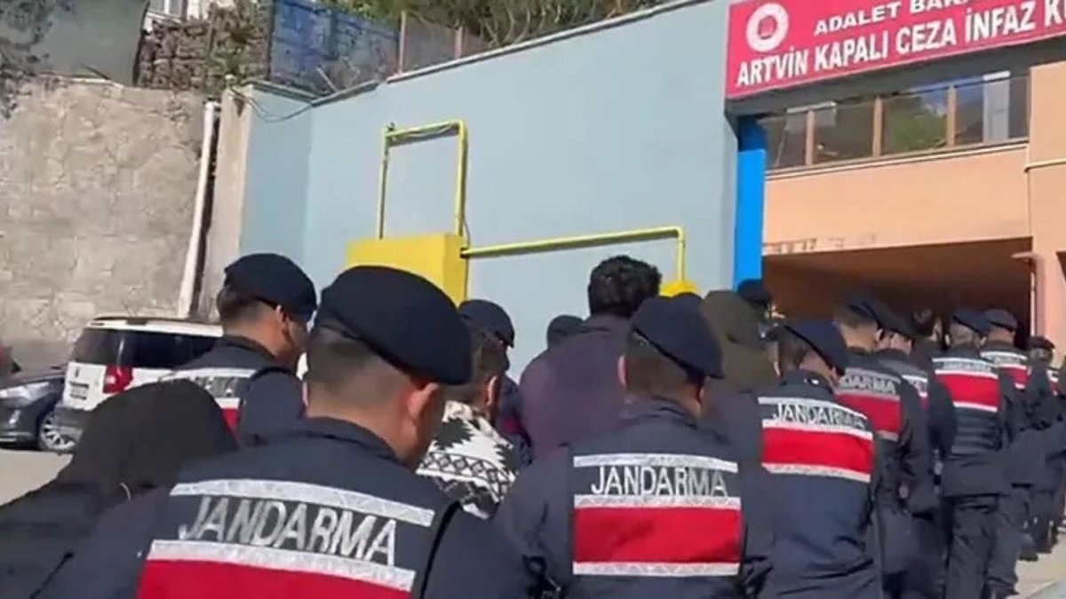 Artvin'den Başlayan Operasyonda 4 İlde 35 Şüpheli Tutuklandı