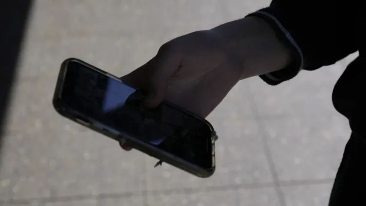 Finansal Zamanlar İncelemesi: Sosyal Ağlar ve Akıllı Telefonlar Doğum Oranlarını Etkiliyor Mu?