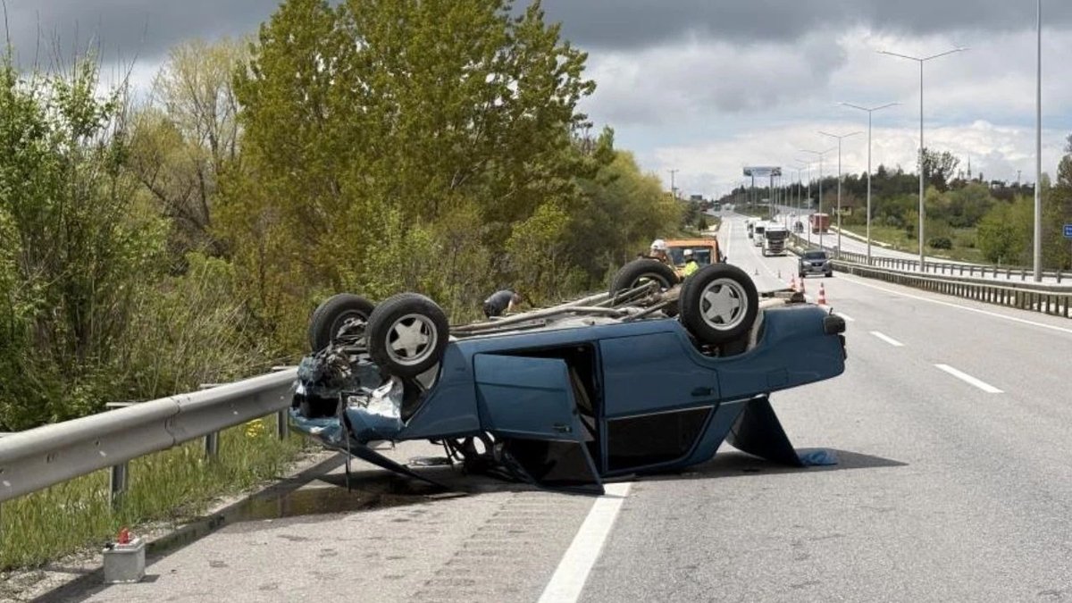 Çorum-Samsun Yolunda Korkutan Zincirleme Kaza: Devrilen Otomobile Araç Çarptı, 1 Yaralı