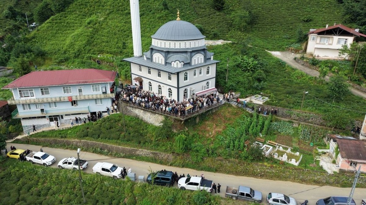 Rize’de Kaza Sonucu Hayatını Kaybeden Genç Kız Toprağa Verildi