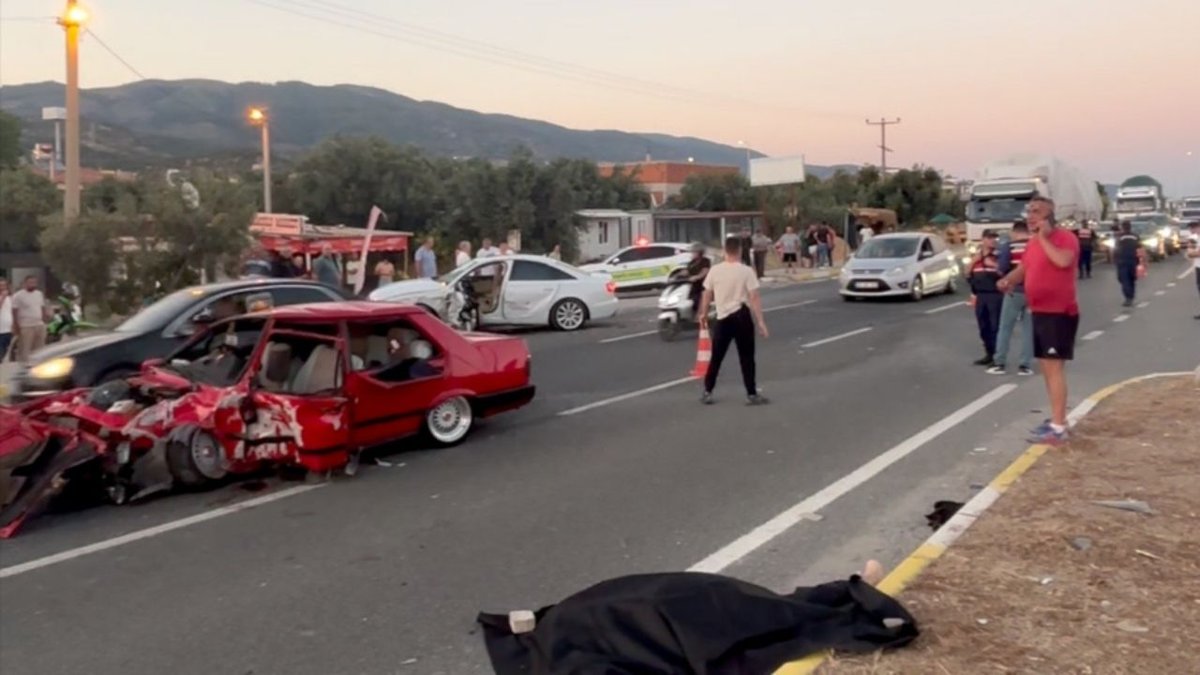 Balıkesir’de İki Otomobil Çarpıştı: 2 Ölü, 3 Ağır Yaralı