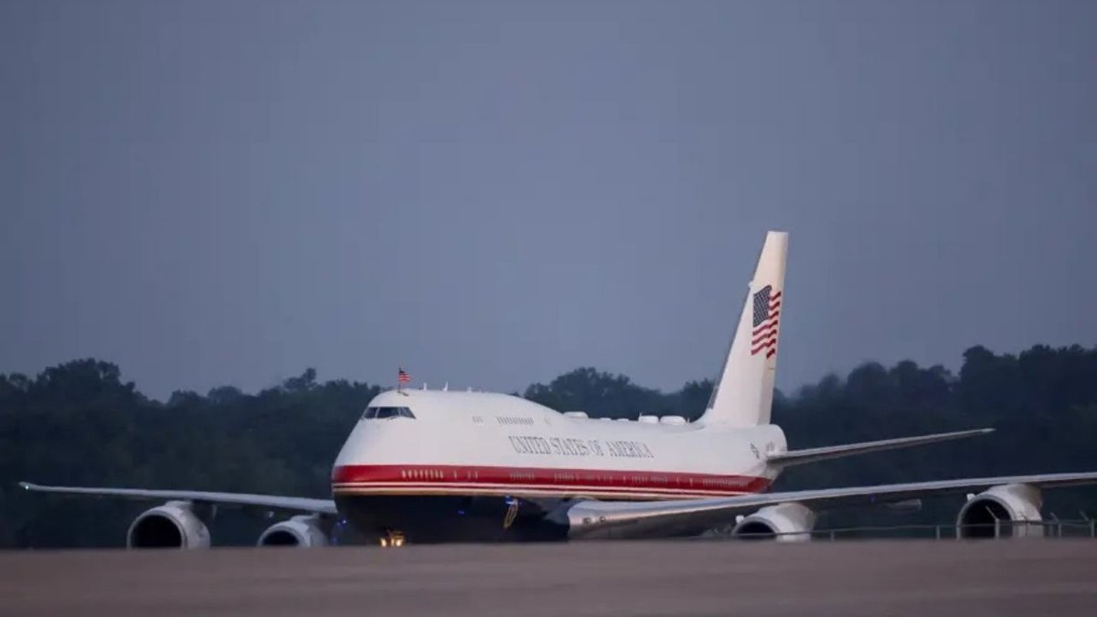 Trump’ın Uçak Kararı Gündem Oldu Güvenlik Endişeleri Nedeniyle Eski Air Force One’a Döndü