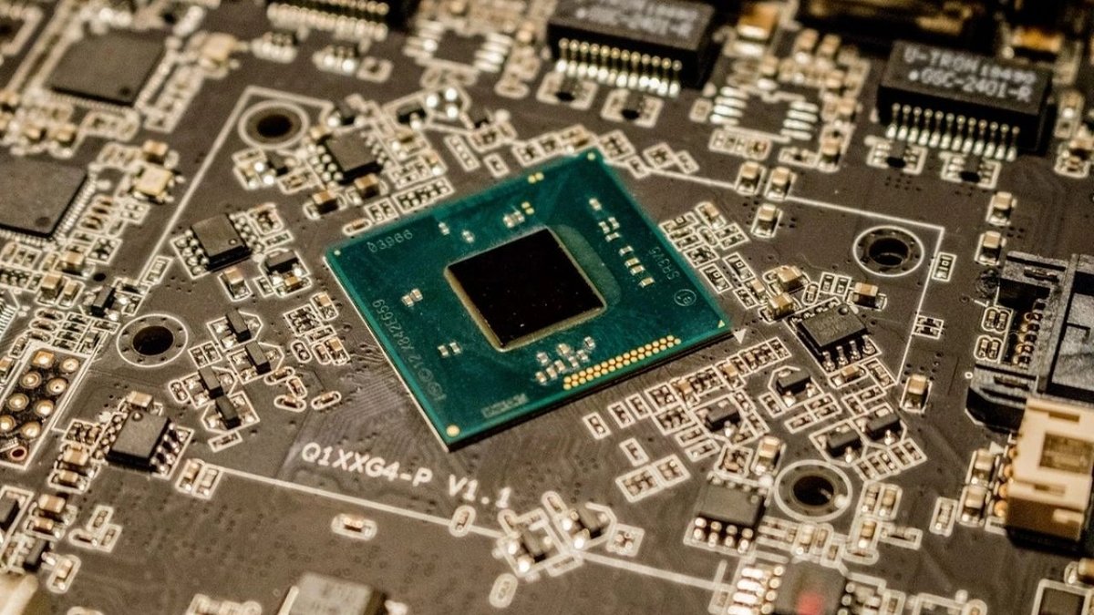 Yapay Zeka Çiplerinde Büyük Sarsıntı SK Hynix Hisseleri Sert Düştü