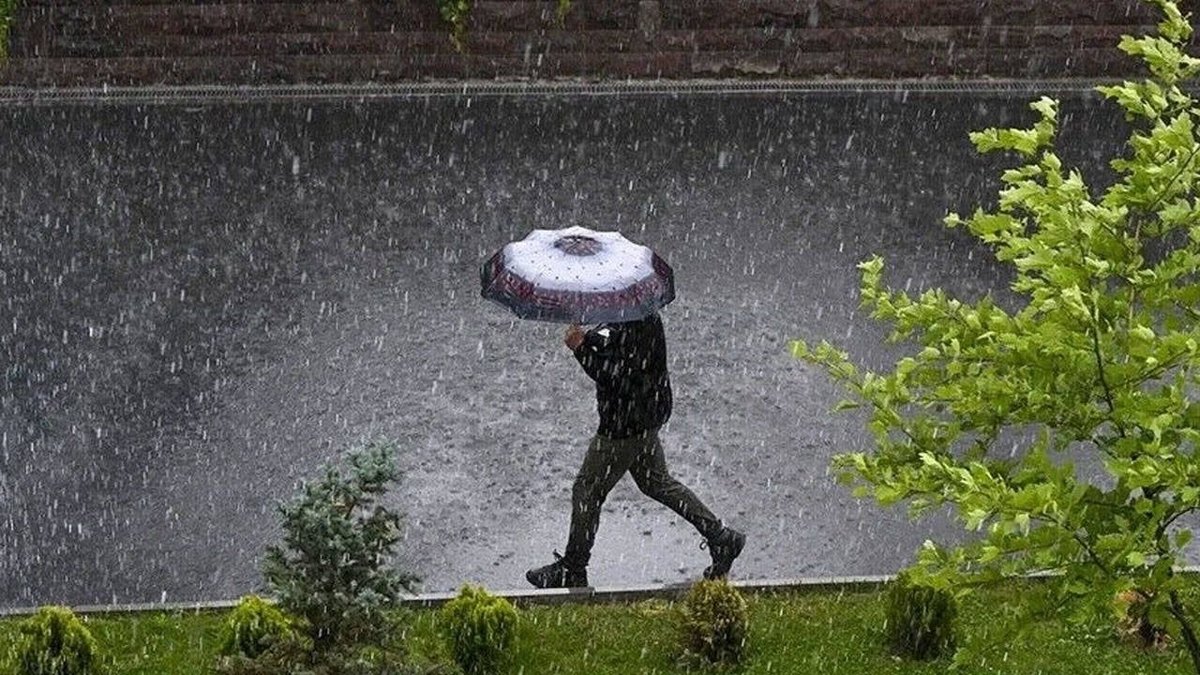Meteoroloji Alarm Verdi 14 İlde Sağanak Ve Fırtına Etkili Olacak