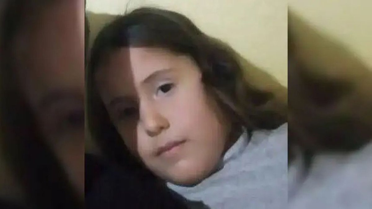 Terliğini almak isterken ırmağa düşen 8 yaşındaki çocuk hayatını kaybetti.