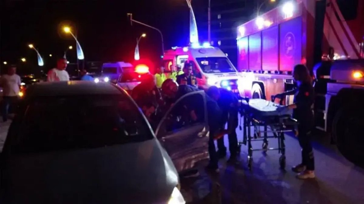 Malatya’da Ekip Aracı İle Otomobil Çarpıştı: 2’si Polis 3 Kişi Yaralandı