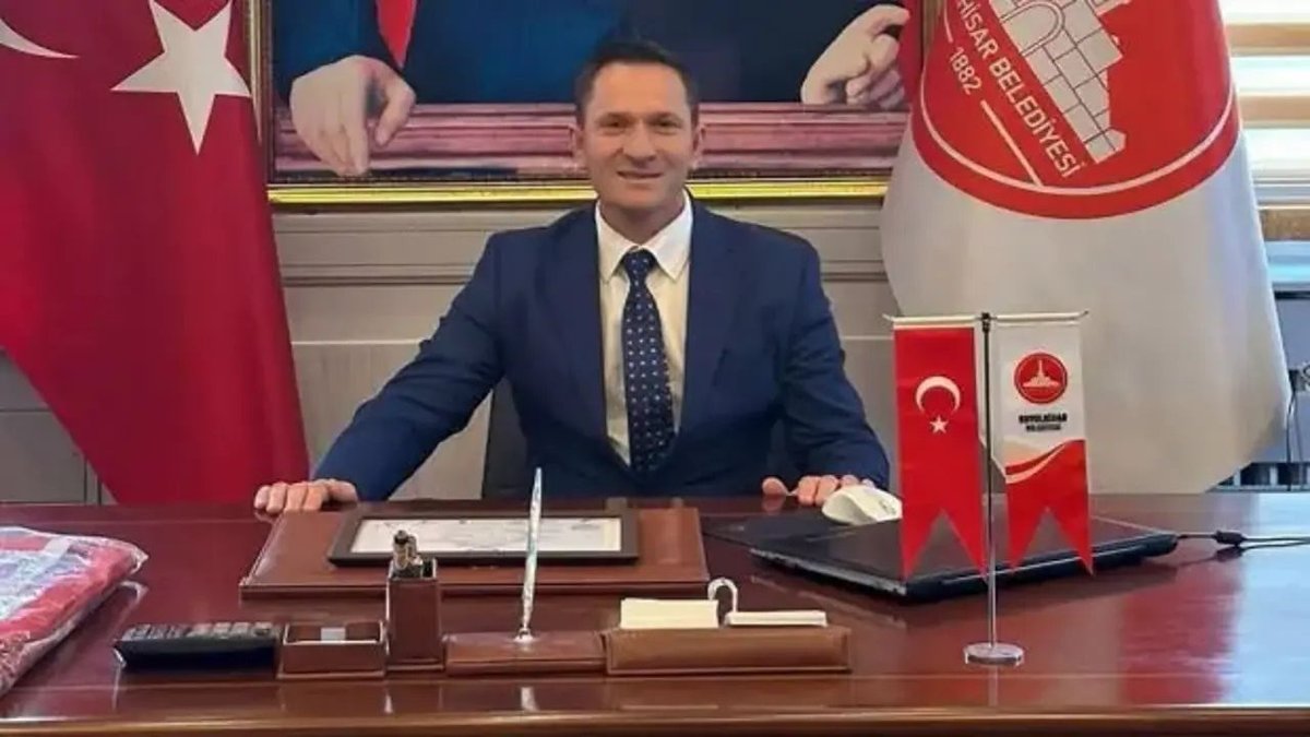 İYİ Partili Koyulhisar Belediye Başkanı Bora Karakullukçu Partisinden İstifa Etti