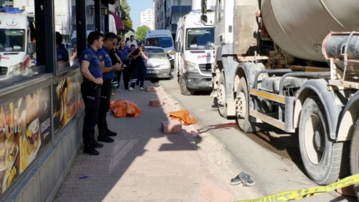 Adana'da Beton Mikserinin Çarptığı Yaya Hayatını Kaybetti