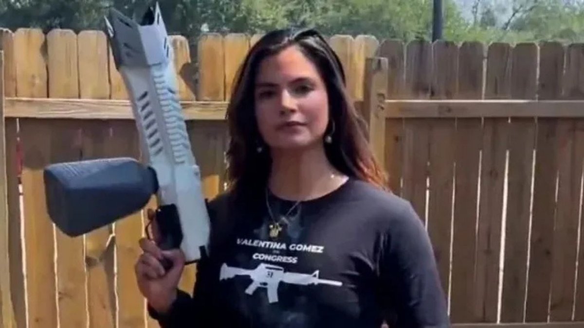 İslam Karşıtı Kadın Provokatör Valentina Gomez’in İngiltere’ye Girişine İptal!