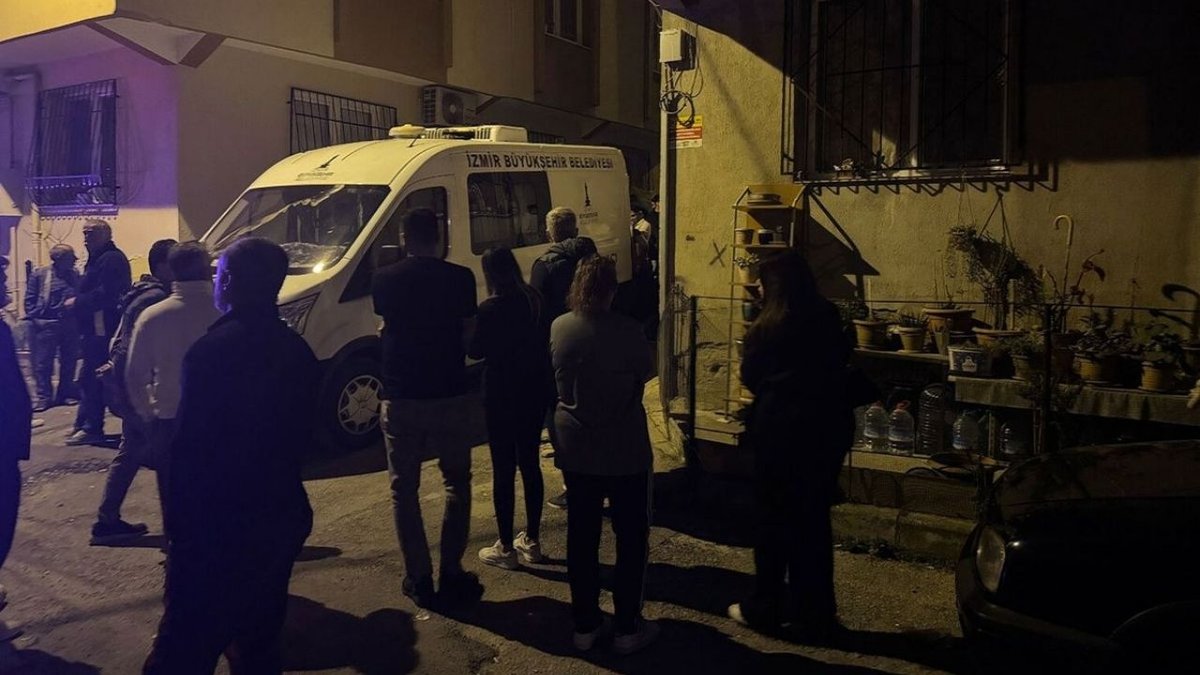 İzmir'de Şok Cinayet: Eşinin Boğazından Vurarak Öldürdü
