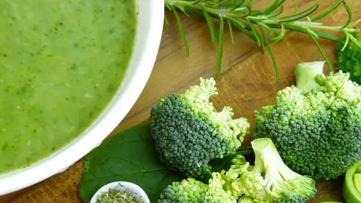 Kışın Vazgeçilmezi: Kremalı Brokoli Çorbası Tarifi