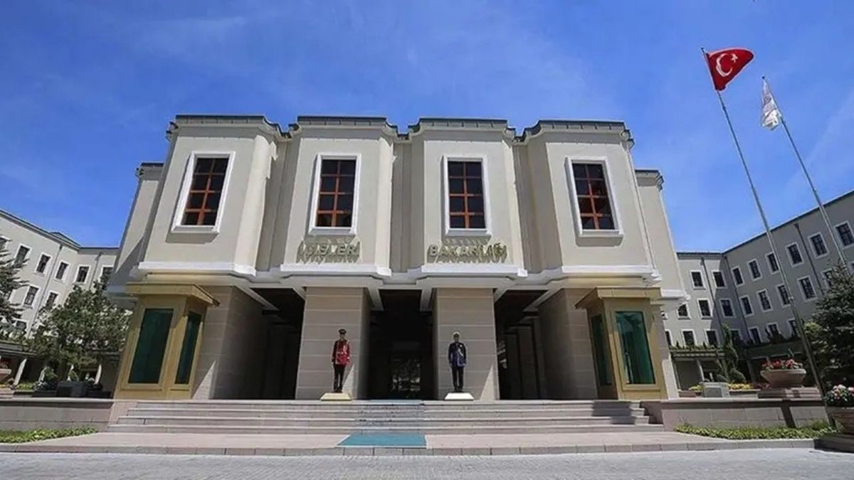 İçişleri Bakanlığı’nda Yeni Dönem: Görevde Yükselmede 3 Yıl Şartı Getirildi