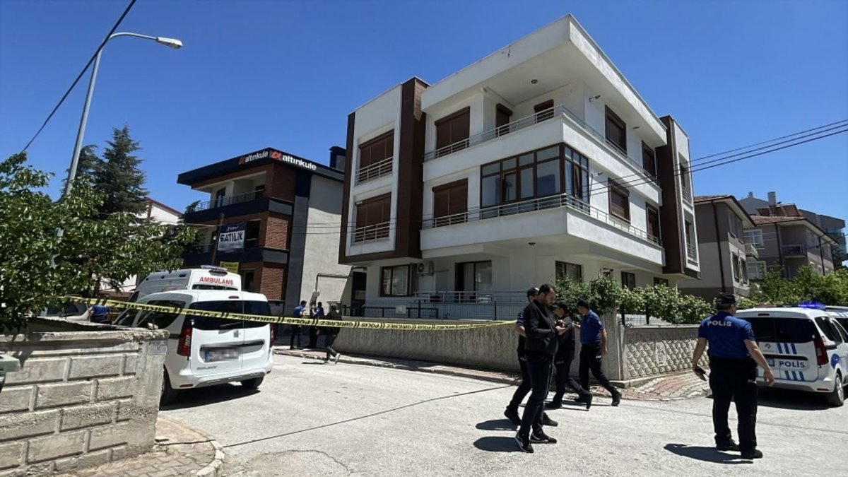Konya’da Tartıştığı Anne ve Babasını Bıçaklayarak Öldürdü